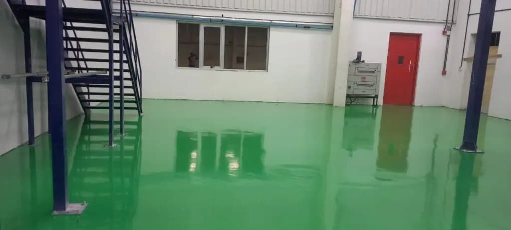 Seamless self-leveling epoxy surface finish