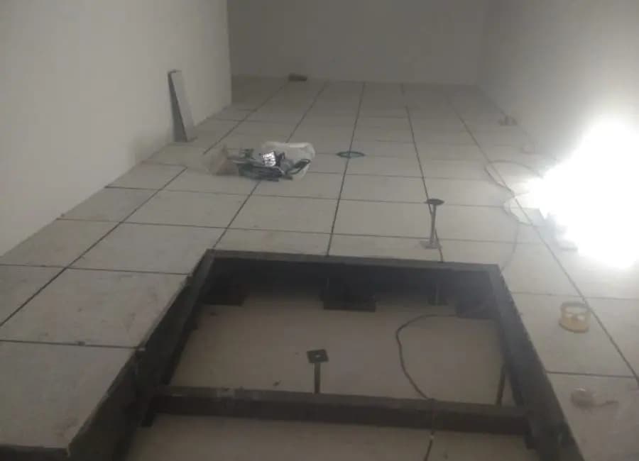 Access floor installation for software company – Chem Coats
