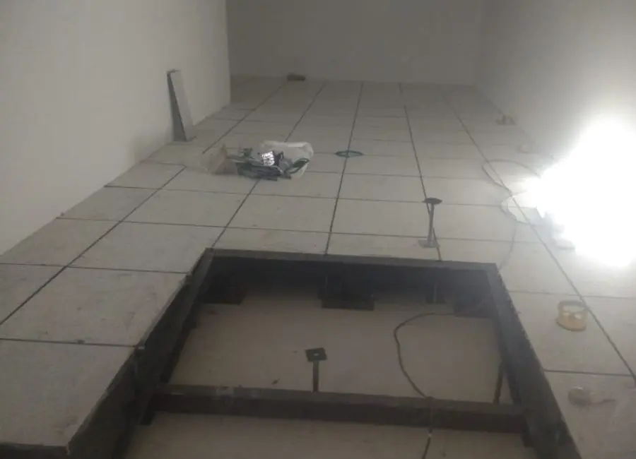 Access floor installation for software company – Chem Coats